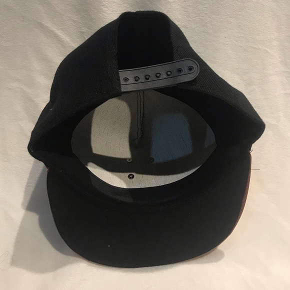 Red & Black 3D Lion Cap/Baseball Hat - Picture 2 of 3